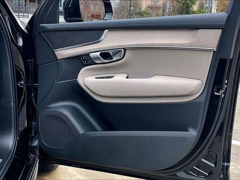 New 2026 Volvo XC90 T8 Core w/ Protection Package Premier image 14