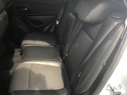 Used 2021 Chevrolet Trax LT FWD image 21