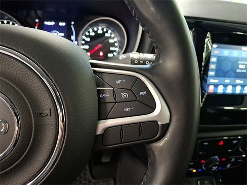 Used 2020 Jeep Compass Latitude image 23