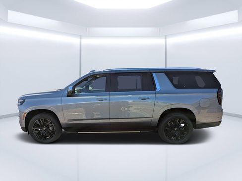 New 2026 Chevrolet Suburban Premier image 6