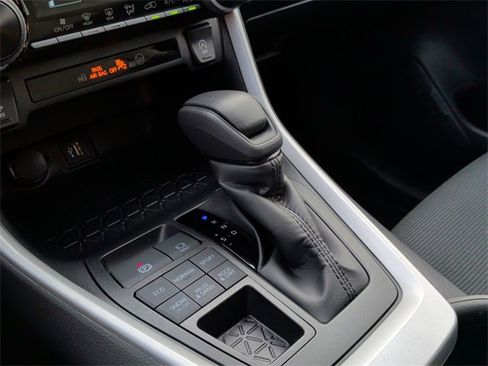 Certified 2025 Toyota RAV4 LE image 22