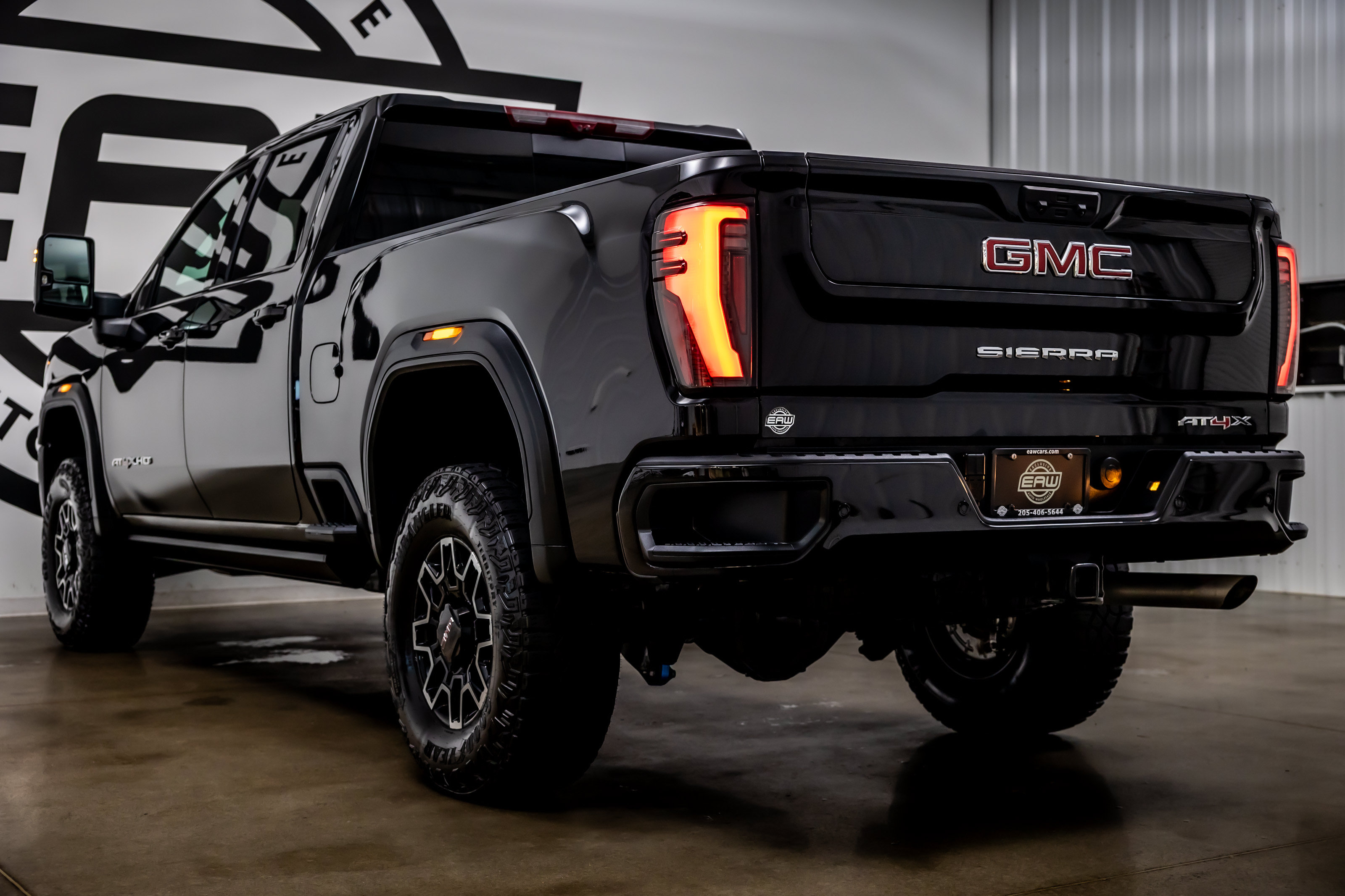 Used 2025 GMC Sierra 2500 AT4X AWD/4WD image 36