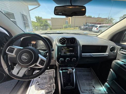 Used 2016 Jeep Compass High Altitude AWD/4WD image 10