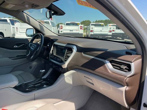 Used 2017 GMC Acadia SLT FWD image 19