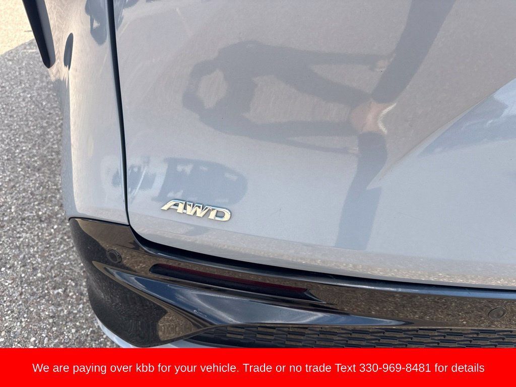 Used 2023 Toyota Sienna XSE w/ XSE Plus Package AWD/4WD image 8