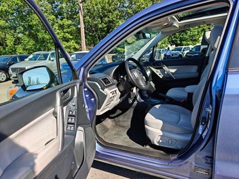Used 2016 Subaru Forester 2.5i Premium w/ All-Weather Package AWD/4WD image 12