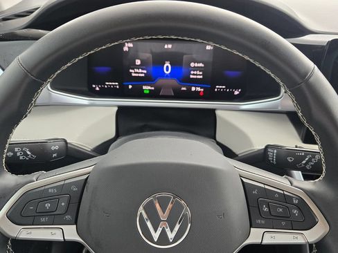 Certified 2026 Volkswagen Taos SE w/ Panoramic Sunroof Package FWD image 24