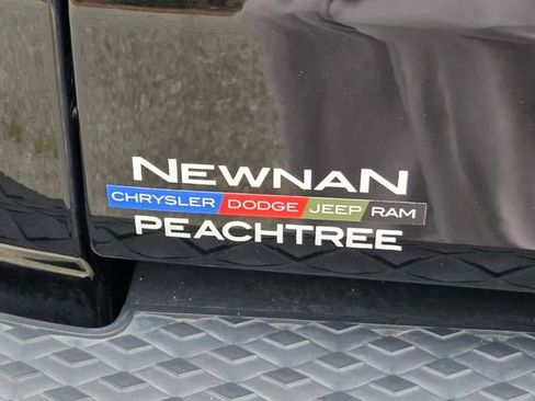 Used 2024 Jeep Gladiator Sport AWD/4WD image 26