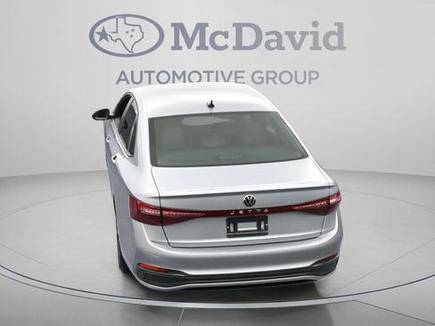 Used 2025 Volkswagen Jetta Sport FWD image 36