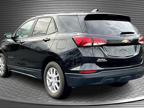 Used 2022 Chevrolet Equinox LS w/ LS Convenience Package image 4