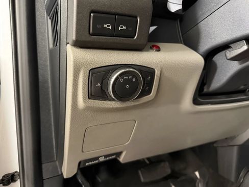 Used 2022 Ford F550 4x4 Regular Cab Super Duty image 15