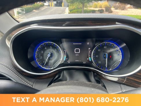 Used 2023 Chrysler Pacifica Limited w/ Uconnect Theater Family Group AWD/4WD image 18
