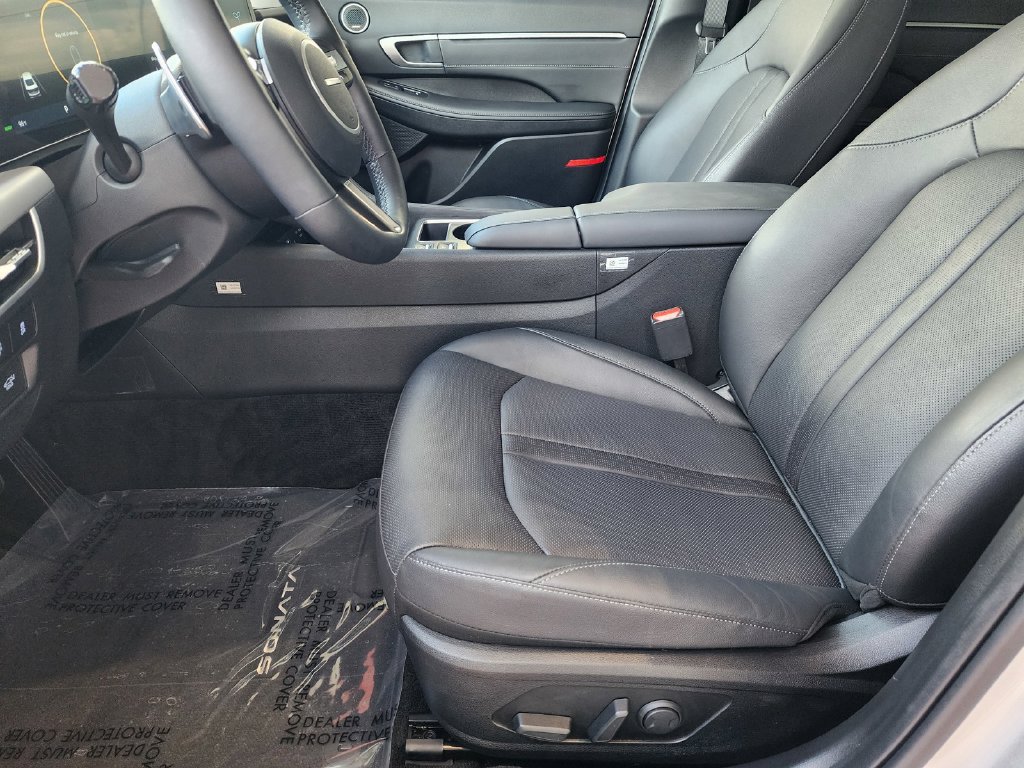 Used 2025 Hyundai Sonata Limited FWD image 25