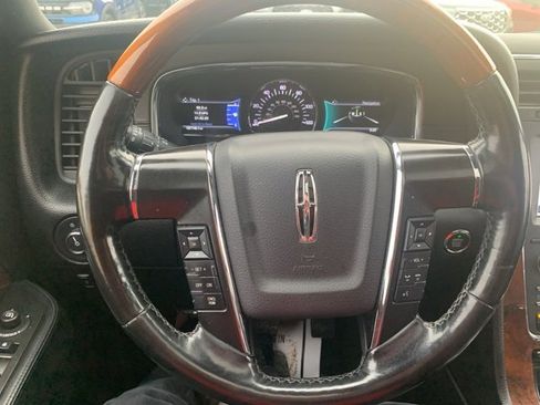 Used 2016 Lincoln Navigator L Select image 23