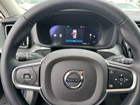 Used 2025 Volvo XC60 B5 Core AWD/4WD image 24