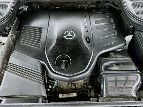Used 2020 Mercedes-Benz GLS 450 4MATIC image 33