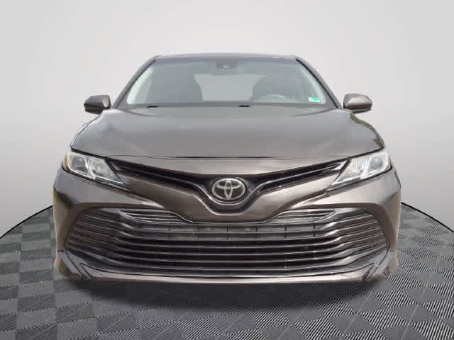 Used 2018 Toyota Camry LE FWD image 5