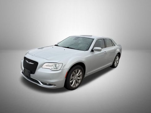 Used 2021 Chrysler 300 Touring L AWD/4WD image 1
