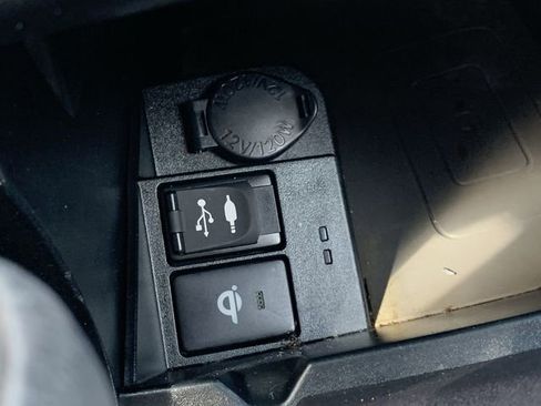Certified 2017 Toyota Camry XSE FWD image 27