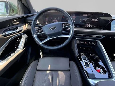 Used 2025 Audi Q5 Premium Plus w/ Premium Plus AWD/4WD image 5
