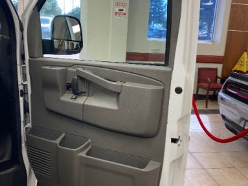 Used 2023 GMC Savana 2500 w/ Driver Convenience Package image 14