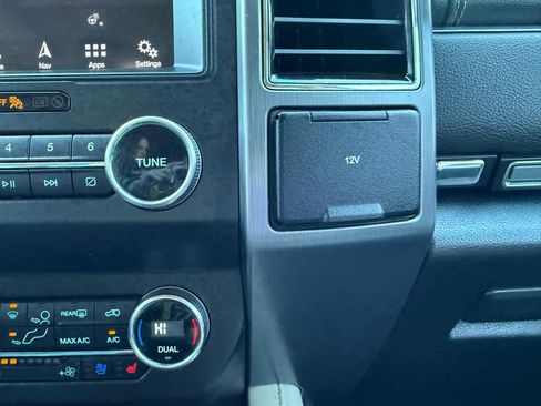 Used 2019 Ford Expedition Platinum image 38