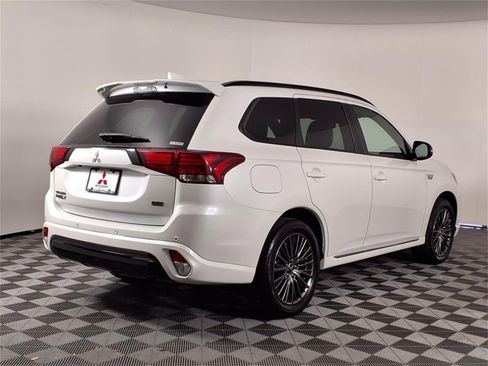 Used 2022 Mitsubishi Outlander LE image 32