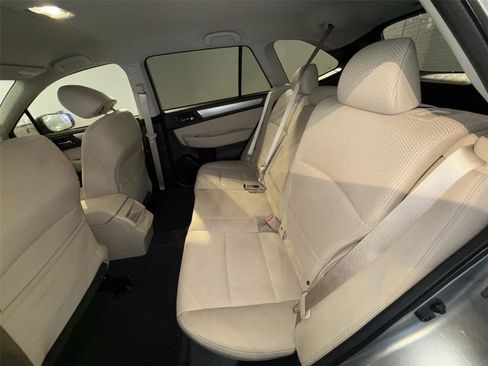 Used 2019 Subaru Outback 2.5i Premium image 24