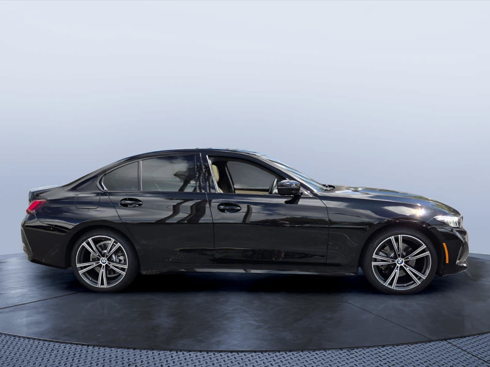 Used 2023 BMW 330i Sedan w/ Premium Package RWD image 7