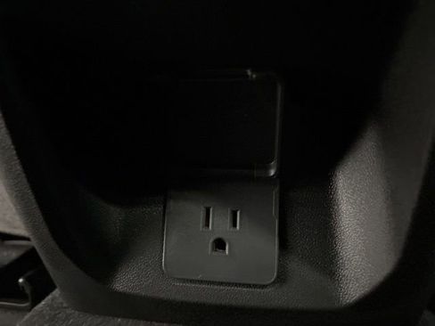 Used 2024 Chevrolet Colorado LT w/ LT Convenience Package III RWD image 30