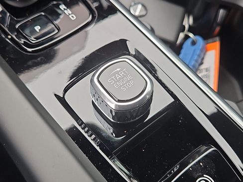 New 2026 Volvo XC60 B5 Ultra w/ Protection Package Premier image 15