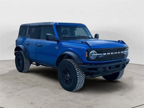 Used 2023 Ford Bronco Wildtrak image 7