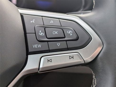Certified 2022 Volkswagen Taos SE image 28