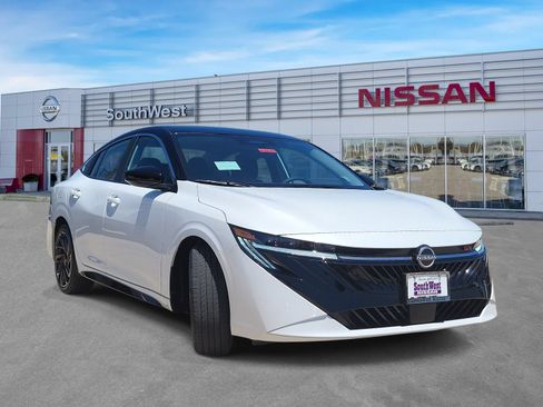 New 2026 Nissan Sentra SR FWD image 3
