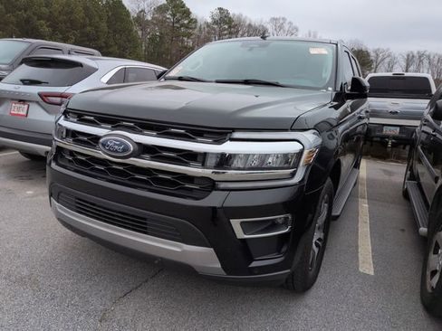 Certified 2024 Ford Expedition Limited image 3