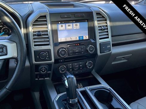 Used 2016 Ford F150 Lariat image 10