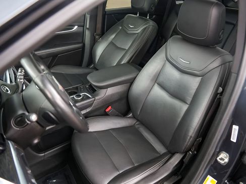 Used 2021 Cadillac XT5 Premium Luxury FWD image 10