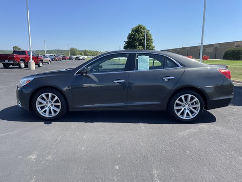 Used 2016 Chevrolet Malibu LTZ FWD image 2