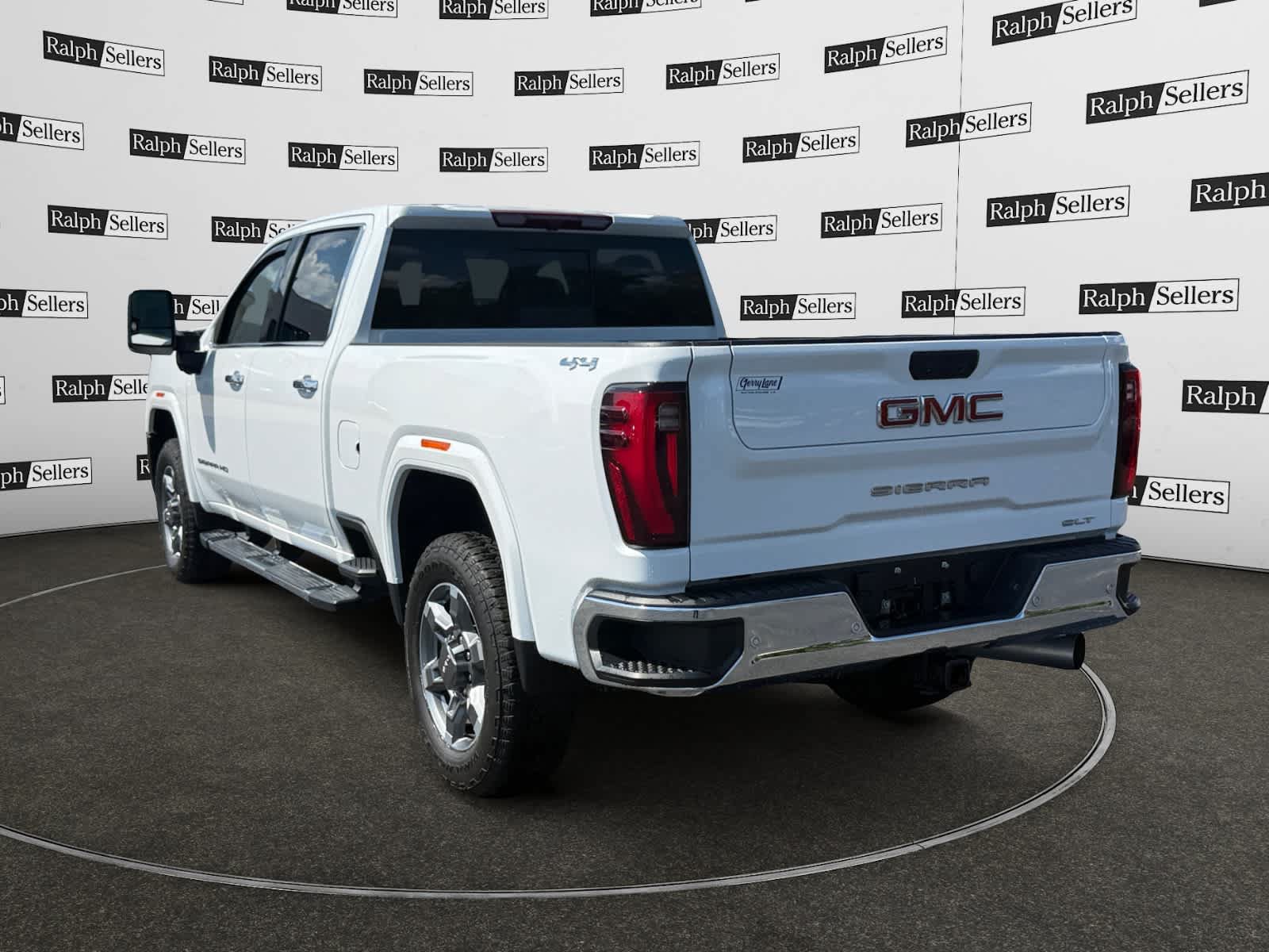 Used 2025 GMC Sierra 2500 SLT w/ SLT Premium Package AWD/4WD image 4