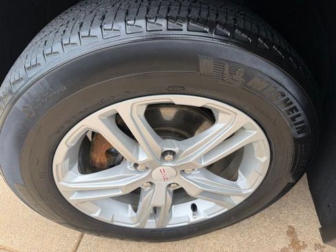 Used 2023 GMC Terrain SLE FWD image 26