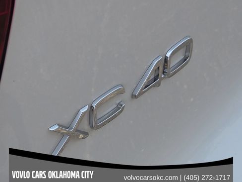 Used 2026 Volvo XC40 B5 Plus w/ Protection Package Premier AWD/4WD image 12