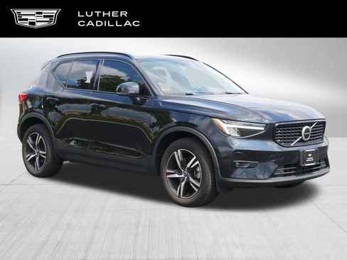 Used 2023 Volvo XC40 B5 Plus w/ Climate Package AWD/4WD image 1