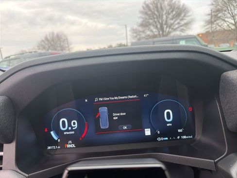 Used 2025 Ford Explorer ST-Line image 24