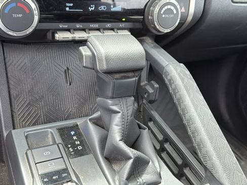 Certified 2025 Toyota 4Runner SR5 AWD/4WD image 17