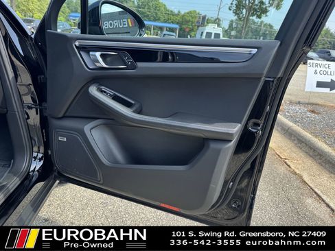 Used 2017 Porsche Macan AWD/4WD image 16