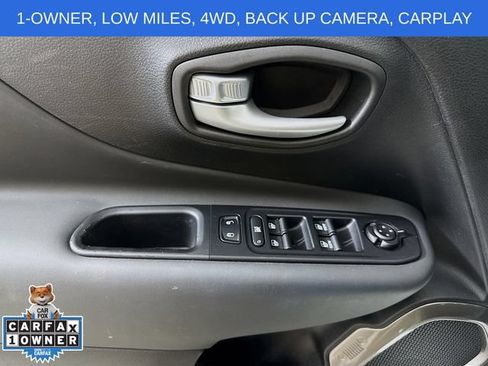 Used 2023 Jeep Renegade Latitude AWD/4WD image 18