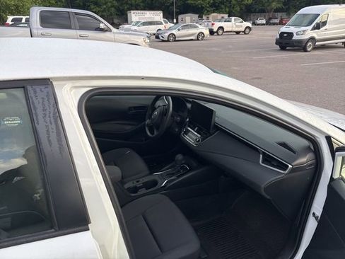 Used 2023 Toyota Corolla LE image 7