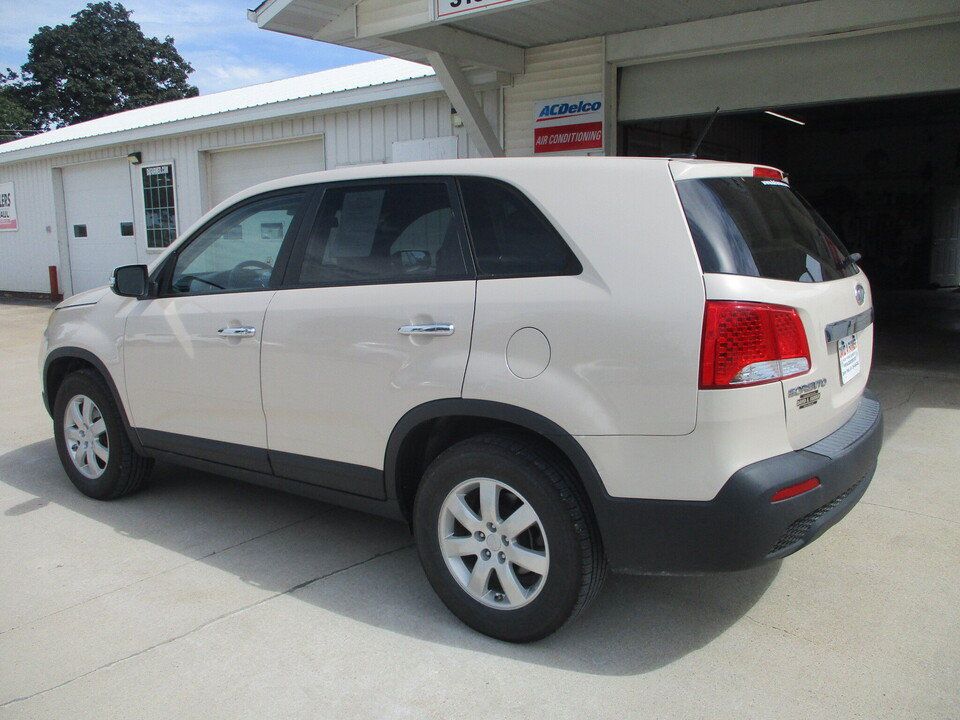 Used 2012 Kia Sorento FWD w/ Third Row Pkg image 13