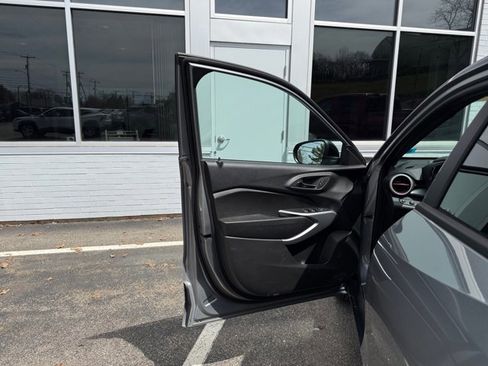 Certified 2024 Chevrolet Trax RS w/ Driver Confidence Package FWD image 23