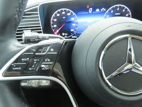 Used 2024 Mercedes-Benz GLE 450 GLE 450 image 11